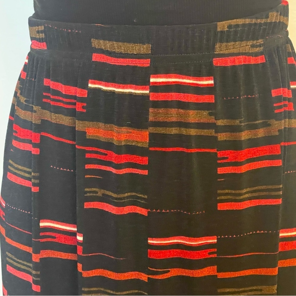 Vintage Y2K Kathy Ireland Plus Size Maxi Skirt
XL. Made in USA. - Picture 2 of 9